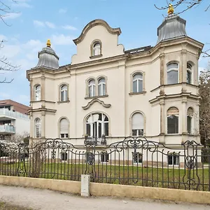 wiener-palais-am-zoo-park-arbeitsplatz-familie-7-pers-smart-tv.dresdenhotels.net/